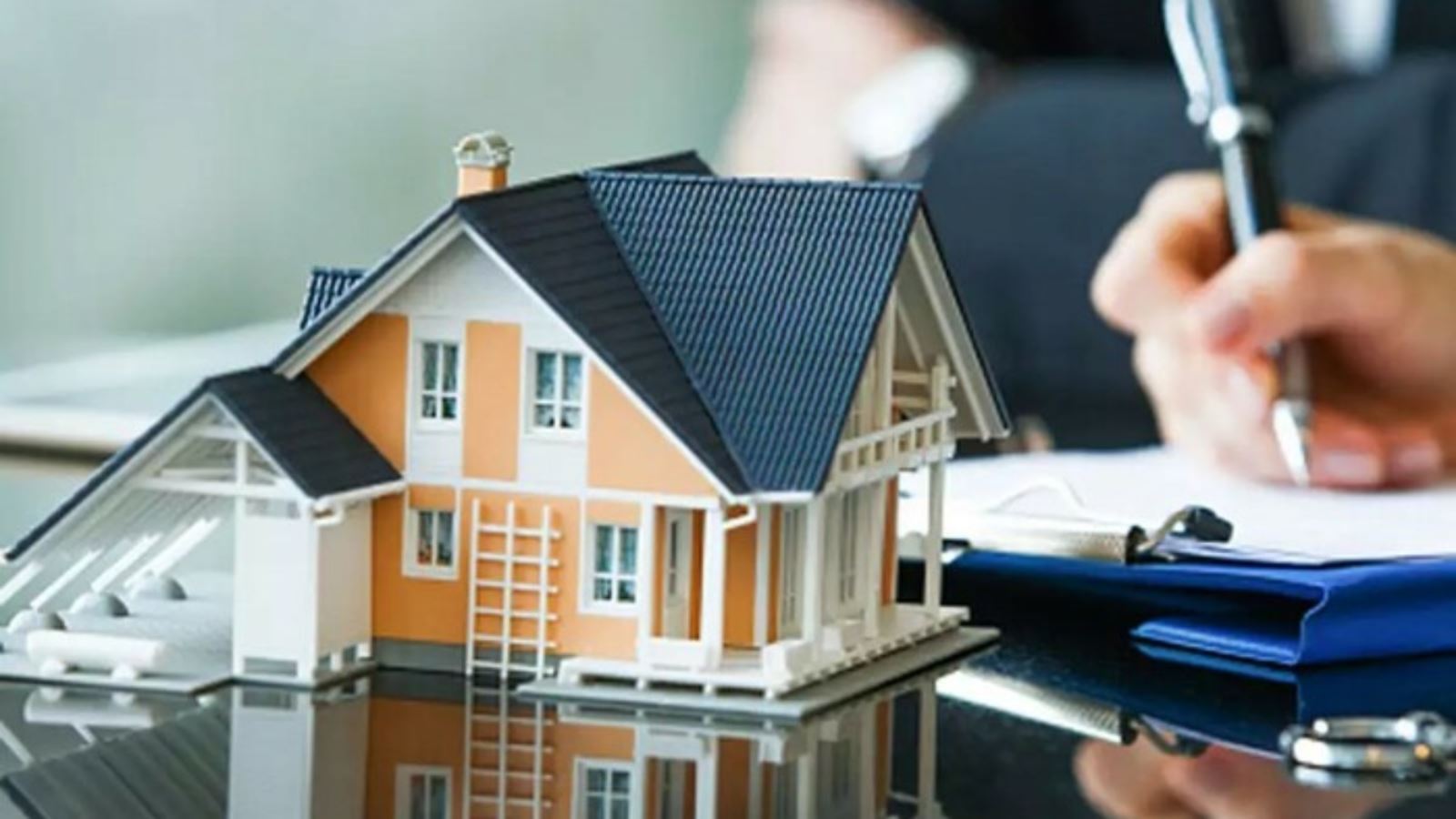 Đề xuất cải cách thủ tục giao dịch bất động sản nhằm ngăn chặn hành vi trốn thuế